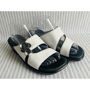 Clarks White Leather Slide Sandals Silver Ring Wedge Heel Womens 8.5 M Summer